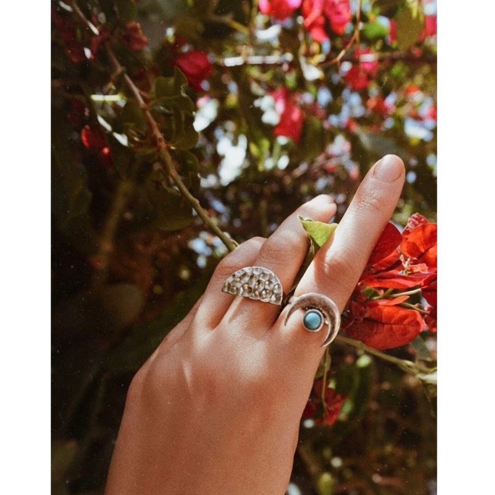 NWT Free People x Mia Colona Hammered Ring Silver
